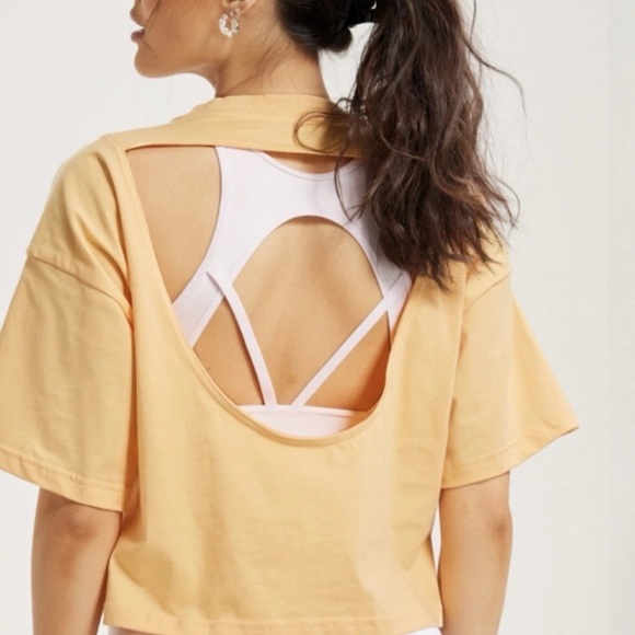 Adidas Women's Short Sleeve Tee Open Back Size Medium EUC - Picture 2 of 5